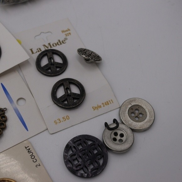 Huge Metallic Button Lot Hooks Clasps & Buttons - Picture 3 of 13
